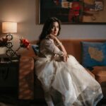Shriya Saran Instagram - The Gorgeous @shriya_saran1109 Pc : @_dee_jay_r @deepak_vijay_photography Wearing @sithara_kudige @makeupbymahendra7 @priyanka_sherkar1 Jwellery @kushalsfashionjewellery . . #indian #actress #indianactress #sandlewood #tollywood #bollywoodactress #bollywood #kabzaa #kannada #movie @sandelwoodqueens @bangalore_times @timeskarnataka @cinema_hangama_kannada @kabzaamovieofficial