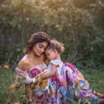 Shriya Saran Instagram - Some behind the scene footage from my shoot with the stunning @shriya_saran1109 and her baby girl, Radha. . Very big shoutout to our location partner @tajwestend. . All the best, Shriya, for your new movie @kabzaamovieofficial which launches tomorrow. . Concept & Photography: @portraits_by_sinjita Outfit: @payalsinghal Make up: @makeupbymahendra7 Hair: @yogitasheth96 Taj West End, Bengaluru
