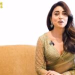 Shriya Saran Instagram – Hello Chennai Makkale 😍 Thrilled to meet you all at Behindwoods Gold Icons 2023 @behindwoodsofficial

at the EVP FILM CITY, CHENNAI on APRIL 1st, SATURDAY 2023.📍

BOOK YOUR TICKETS SOON🎟️
https://in.bookmyshow.com/events/behindwoods-gold-icons/ET00352409

#BehindwoodsGoldIcons
#BGI2023