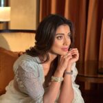 Shriya Saran Instagram - Grateful for your love @sithara_kudige @priyanka_sherkar1 @priyanka_sherkar1 @deepak_vijay_photography @kabzaamovieofficial