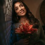 Shriya Saran Instagram - Shot with the amazing @deepak_vijay_photography he makes pictures look like a painting . You are an artist . Thank you @ajshetty for connecting us Wearing @sithara_kudige mint green saree . @kabzaamovieofficial @makeupbymahendra7 @priyanka_sherkar1 Jwellery @kushalsfashionjewellery