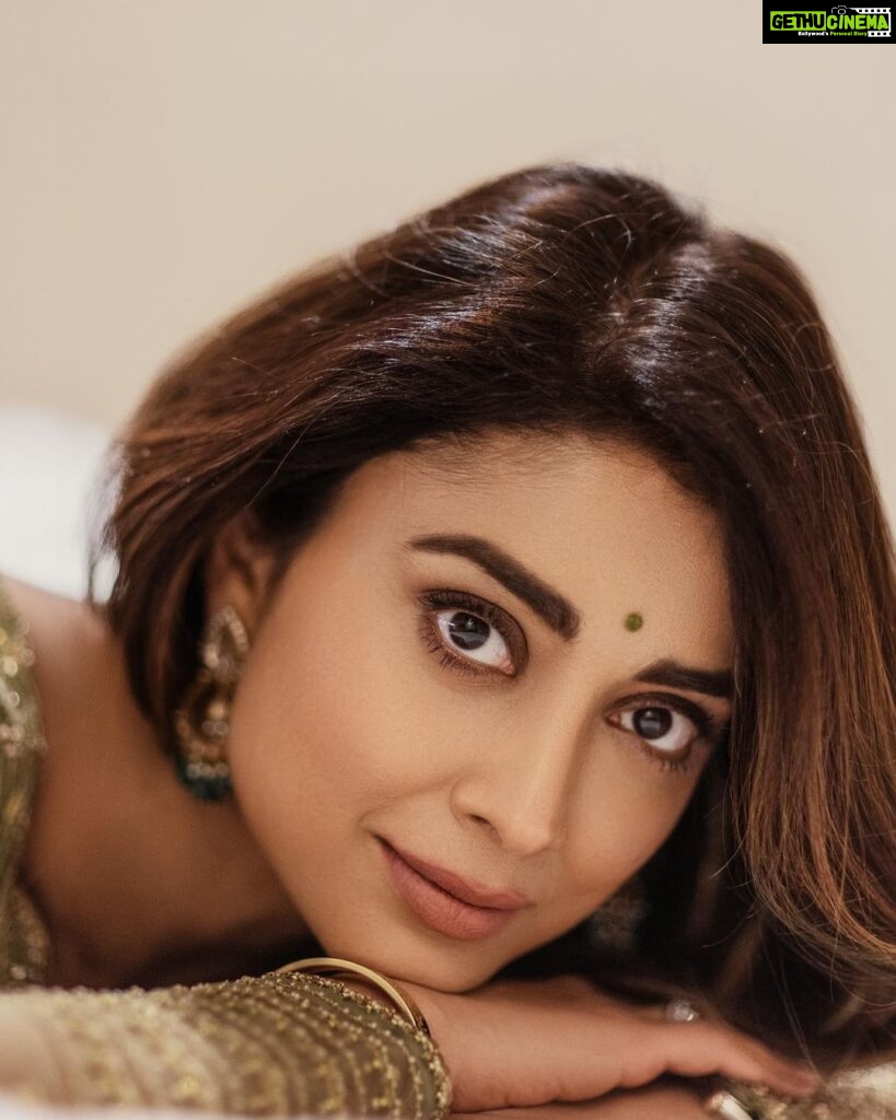 Shriya Saran Instagram - Thank you @sithara_kudige for creating these beautiful outfits . Love your sarees and absolutely love your blouses . They are perfect Thank you @arunprasath_photography for taking time out and shooting these pictures . Make up @mukeshpatilmakeup Hair @priyanka_sherkar1 For @kabzaamovieofficial promotions @kabzaamovieofficial releasing on the 17 th of March