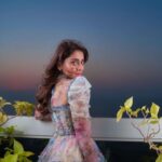 Shriya Saran Instagram - Love this outfit by @gauriandnainika Already wore it twice ! To all you pretty girls , you love your outfit , repeat it ! Recycle it . Sustainability is the key ! Thank you @elleindia for a fab afternoon Make up @mukeshpatilmakeup Hair @priyanka_sherkar1 Photographer @shubhammandhyanphotography