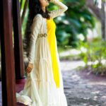 Shruthi Rajanikanth Instagram - Obsessed 😍. 📸 @3leaf_photography Mua @merinmetildamua Costume @aimas_designz