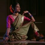 Shruthi Rajanikanth Instagram - A dancers life is full of music and life 🍃🏵️ 📸 @nomadic_frames 🔥 Mua @magnificentmakeupstudio