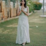 Shruthi Rajanikanth Instagram – 🍃🍃 breeze🍃🍃
📸 @aline_varghese_joseph
Costume @anmazingfactory
Mua @sooryakrishna
Edits @colour_gallery
ST @nomadic_frames