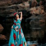 Shruthi Rajanikanth Instagram - ๓Ad㉫ ๓㉫ A ʙ㉫しÏv㉫r 🦋 📸Photography&colourists @adarsh_thamarakshan Mua @magnificentmakeupstudio 📽️Cinematography @i_am_canon_lvr_ 👗Costume @goodfind777 📷@chithradersh______catz_wed