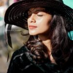 Shruthi Rajanikanth Instagram - 𝓣𝓱𝓮 𝓵𝓪𝓭𝔂 𝓲𝓷 𝓫𝓵𝓪𝓬𝓴 🖤 📸 @nomadic_frames Edits @raihu__shemi ❤