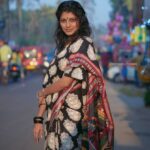 Shruthi Rajanikanth Instagram - ഇന്നലെ ഞാൻ കുറെ ആളുകളോട് സംസാരിക്കലുണ്ടായി... ഓരോ ആളുകൾക്കും ഓരോ കഥകൾ പറയാനുണ്ട്. നമ്മുടെ ജീവിതത്തിൽ അങ്ങനെ നടന്നാൽ എന്ത് ചെയ്യും എന്ന് ചിന്തിച്ചു കൂടി നോക്കാൻ പറ്റാത്ത കാര്യങ്ങൾ. അതിനെ ഒക്കെ അവർ തരണം ചെയ്തു വന്നു. ഇപ്പോളും അതിൽ നിന്ന് വെളിയിൽ വരാൻ ശ്രെമിക്കുന്നവരും ഉണ്ട്... അവരോടു എനിക്ക് പറയാൻ ഉള്ളത് .. U will find a ray of hope to live some day ❤.. ഇങ്ങനെ ഉള്ളവരെ മനസിലാക്കാൻ പറ്റുന്ന ആള് ആകാൻ കഴിയുക എന്ന് പറയുന്നത് നിസ്സാര കാര്യം അല്ല.. നിങ്ങള്ക്ക് അങ്ങനെ ഒരാളാകാൻ സാദിക്കെട്ടെ. 📸 @nomadic_frames ❤