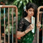 Shruthi Rajanikanth Instagram - നിന്നെയും കാത്ത് 💚 📸 @adarsh_thamarakshan costume @suruma_designer_hub Styled @styledbysavu Ambalapuzha