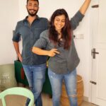 Shruti Ramachandran Instagram - @theprawncis tolerating my existence, captured by @vincentnotvangogh P.S. The twinning was not intentional.