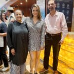 Shruti Sodhi Instagram - My super excited constant companions and cheerleaders 👨‍👩‍👧 #abdillidurnahi #shrutisodhi #screening #family