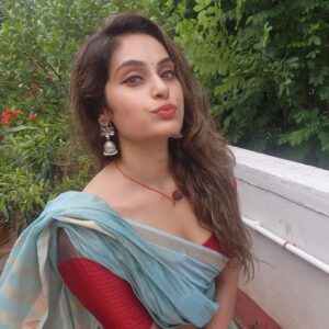 Shrutika Instagram - Mottaimadi vibes...Diwali Onset!

#Diwali #festival #terrace #mottaimaadiscenes #terracegarden #mood #indianwear  #ethnicwear #saree #sareelove #insta #instagram #instapicture #picoftheday📷