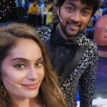 Shrutika Instagram - Lots of laughter @rajuveetlaparty Tomorrow 9.30 pm! @vijaytelevision @raju_jeyamohan #funpeople #happiness #live #laugh #joy #spreadpositivity #spreadjoy #spreadlove #tamil #television #roast #show #instagood #instagram #instapicture