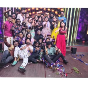 Shrutika Instagram - The loveliest cwc! The liveliest set ,with the most lovable fun people ever😍😍
Going to miss this big time!
A show that has given me so many hearts to love so dearly from inside of the sets to the outside world.
This phase of my life will always be remembered,most cherished .These 6 months have been a golden patch of my life with people who have a golden heart 💛 

Love u all so dearly..and will miss this big time!

#cookuwithcomali3 #vijaytelevision #vijaytv #tamil #television #endofseason #lovelypeople #positivevibes #fun #laugh #joy #emotional #cwc3 #cwcseason3 #spreadpositivity #spreadlove #missyou #love #happy #happypeople #instagood #instalove #instagram #instalike #instapic #picoftheday #group #groupphoto #family #friendship