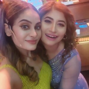 Shrutika Instagram - The loveliest cwc! The liveliest set ,with the most lovable fun people ever😍😍
Going to miss this big time!
A show that has given me so many hearts to love so dearly from inside of the sets to the outside world.
This phase of my life will always be remembered,most cherished .These 6 months have been a golden patch of my life with people who have a golden heart 💛 

Love u all so dearly..and will miss this big time!

#cookuwithcomali3 #vijaytelevision #vijaytv #tamil #television #endofseason #lovelypeople #positivevibes #fun #laugh #joy #emotional #cwc3 #cwcseason3 #spreadpositivity #spreadlove #missyou #love #happy #happypeople #instagood #instalove #instagram #instalike #instapic #picoftheday #group #groupphoto #family #friendship