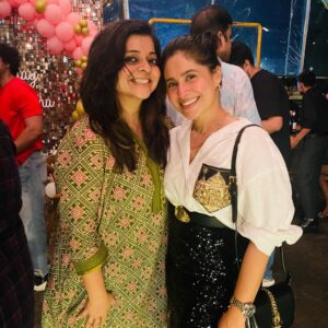 Shubhaavi Choksey Instagram - Happy birthday @snehanamanandi 
I love you @dishaparmar @nakuulmehta @niveditabasu @ajay.nagrath @prakrutikasparsh & love you more @harshal_82 
#birthday #celebration #love #blessed #🧿