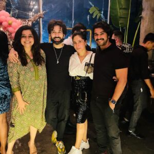 Shubhaavi Choksey Instagram - Happy birthday @snehanamanandi 
I love you @dishaparmar @nakuulmehta @niveditabasu @ajay.nagrath @prakrutikasparsh & love you more @harshal_82 
#birthday #celebration #love #blessed #🧿