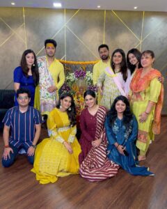 Shubhaavi Choksey Instagram - Ganpati Bappa Morya 🙏🏻 
Thank you @sahilanandofficial and @mongarajneet to having me ❤️
The Crazy the peoples’ @iam_ejf @aakanshashukla0803 @shreya_nehal @vinitps @priyalmahajanofficial 
Lots of love and wishes @ritu_vasishtha ❤️
Ps: MY FAVOURITE PHOTO IS the 5th one @iam_ejf 🤣🤣
#ganpati #ganpatibappamorya #2022