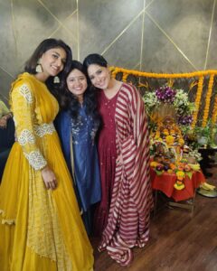 Shubhaavi Choksey Instagram - Ganpati Bappa Morya 🙏🏻 
Thank you @sahilanandofficial and @mongarajneet to having me ❤️
The Crazy the peoples’ @iam_ejf @aakanshashukla0803 @shreya_nehal @vinitps @priyalmahajanofficial 
Lots of love and wishes @ritu_vasishtha ❤️
Ps: MY FAVOURITE PHOTO IS the 5th one @iam_ejf 🤣🤣
#ganpati #ganpatibappamorya #2022