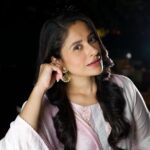 Shubhaavi Choksey Instagram - Simplicity is the key element of dressing up most of the times 🌸 Photographed by @shotbyrohitdey Jewellery by @totapari1 Outfit courtesy @myshka_fashion Makeup & Hair by @amuthevar Location courtesy by @younion_mumbai @zkalra PR managed by @oceanmediapr Jewellery Collab courtesy by @aaira_narula Outfit collab courtesy by @rimadidthat Styled by @rimadidthat & @shubhaavi #indian #fashion #ethnic #style #2023