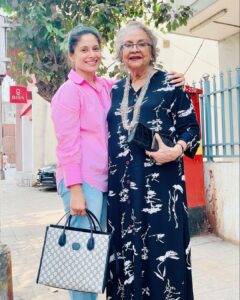 Shubhaavi Choksey Instagram - The youngest by heart & the most mischievous by nature : My @madhuraja2011 aunty…. I love you very very much ❤️ Happy birthday once again 
#nofilter #nomakeup #purelove #purefreindship #2022