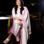 Shubhaavi Choksey Instagram - Lost in simplicity Photographed by @shotbyrohitdey Jewellery by @totapari1 Outfit courtesy @myshka_fashion Makeup & Hair by @amuthevar Location courtesy by @younion_mumbai @zkalra PR managed by @oceanmediapr Jewellery Collab courtesy by @aaira_narula Outfit collab courtesy by @rimadidthat Styled by @rimadidthat & @shubhaavi #indian #fashion #ethnic #style #2023