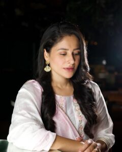 Shubhaavi Choksey Instagram - Simplicity is the key element of dressing up most of the times 🌸
Photographed by @shotbyrohitdey 
Jewellery by @totapari1 
Outfit courtesy @myshka_fashion 
Makeup & Hair by @amuthevar 
Location courtesy by @younion_mumbai @zkalra 
PR managed by @oceanmediapr 
Jewellery Collab courtesy by @aaira_narula 
Outfit collab courtesy by @rimadidthat 
Styled by @rimadidthat & @shubhaavi 
#indian #fashion #ethnic #style #2023