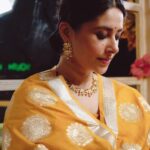 Shubhaavi Choksey Instagram - “The absence of flaw in beauty is itself a flaw.” —Havelock Ellis Photographed by @shotbyrohitdey Jewellery by @totapari1 Outfit courtesy @myshka_fashion Makeup & Hair by @amuthevar Location courtesy by @younion_mumbai @zkalra PR managed by @oceanmediapr Jewellery Collab courtesy by @aaira_narula Outfit collab courtesy by @rimadidthat Styled by @rimadidthat & @shubhaavi #indian #fashion #ethnic #style #2022