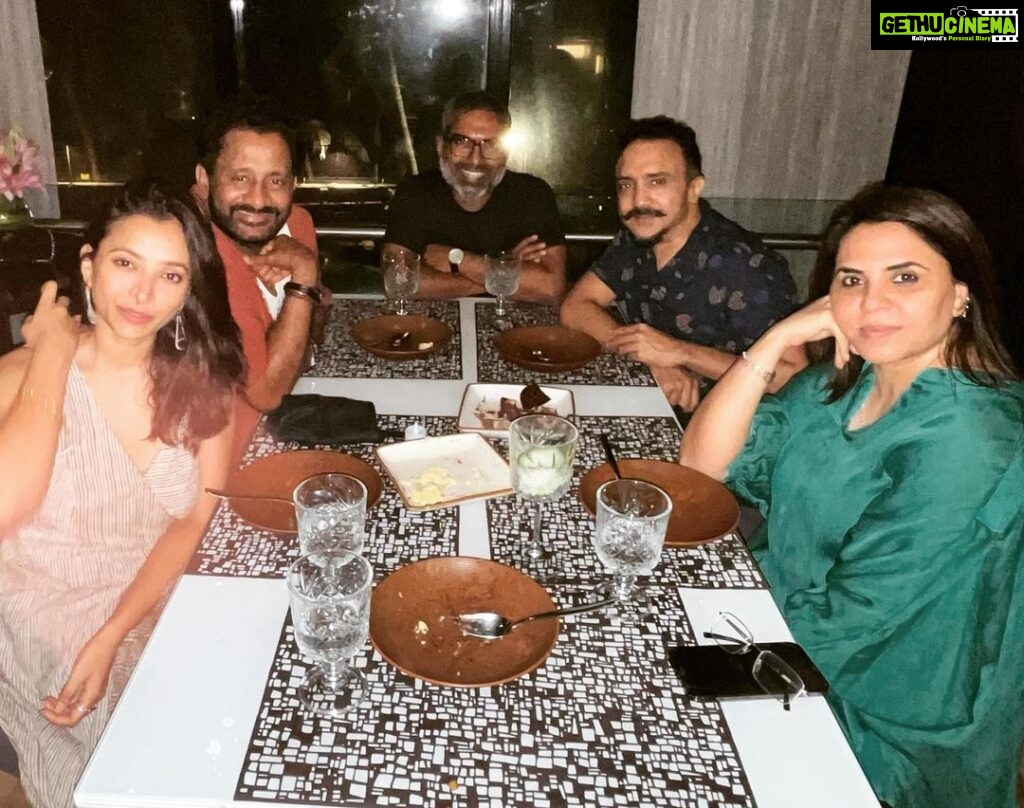 Shweta Basu Prasad Instagram - I made a short film and this is my *dream* team :) . Retake HOD dinner with @ramsampathofficial @artb @udaysinghmohite and @resulpookutty And thank you @anupampkher sir for dropping by to meet us all, how sweet of you 😊🌸 . My words won’t be able to express my gratitude towards these amazing people who believed in me and my script and came on board and made Retake their own. A film is a collaborative work and every department is equally important in the storytelling. I just got super lucky to have these wonderful people in my first directorial. Thank you ❤️ . . Retake Cinematographer @udaysinghmohite Editor @artb Music @ramsampathofficial Sound design @resulpookutty ⭐️ing @anupampkher @zarinawahab123 @dan.husain Produced by @applausesocial Written and directed by @shwetabasuprasad11 . Getting this framed :) . . #retakeshortfilm stay tuned. Dashanzi