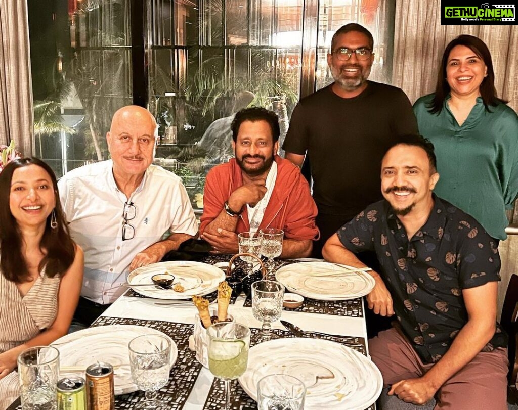 Shweta Basu Prasad Instagram - I made a short film and this is my *dream* team :) . Retake HOD dinner with @ramsampathofficial @artb @udaysinghmohite and @resulpookutty And thank you @anupampkher sir for dropping by to meet us all, how sweet of you 😊🌸 . My words won’t be able to express my gratitude towards these amazing people who believed in me and my script and came on board and made Retake their own. A film is a collaborative work and every department is equally important in the storytelling. I just got super lucky to have these wonderful people in my first directorial. Thank you ❤️ . . Retake Cinematographer @udaysinghmohite Editor @artb Music @ramsampathofficial Sound design @resulpookutty ⭐️ing @anupampkher @zarinawahab123 @dan.husain Produced by @applausesocial Written and directed by @shwetabasuprasad11 . Getting this framed :) . . #retakeshortfilm stay tuned. Dashanzi