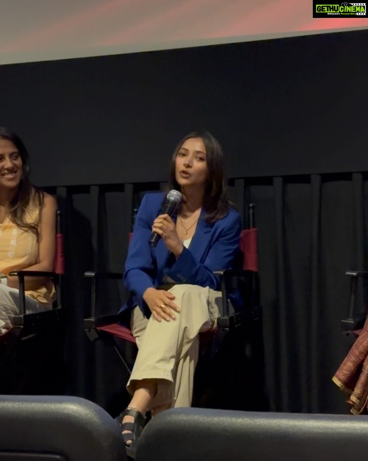 Shweta Basu Prasad Instagram - Retake premiere at the New York Indian film festival. Panel discussion with fellow filmmakers, moderated by the lovely @su4ita Thank you Torres परिवार and @manishrahatkar for attending the film and everyone else ❤️ Missed my team @retakeshortfilm 📸 @ray_torres138 @chris.torres . . . #retakeshortfilm #shwetabasuprasad Manhattan, New York