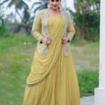 Shweta Menon Instagram - Always love to work with u my sweet sister 💞💞💞💞💞💞💞💞💞💞💞💞 Actress @shwetha_menon Makeup Artist @avinash_s_chetia @sonybaby156 Stylist @tharunya_vk Shots @3leaf_photography 💃💃💅💅💄💄💋💋❤️❤️🌹🌹💕💕💓💓💗💗💖💞💞🥰🥰😍😍😘😘🧿🧿🙏🙏