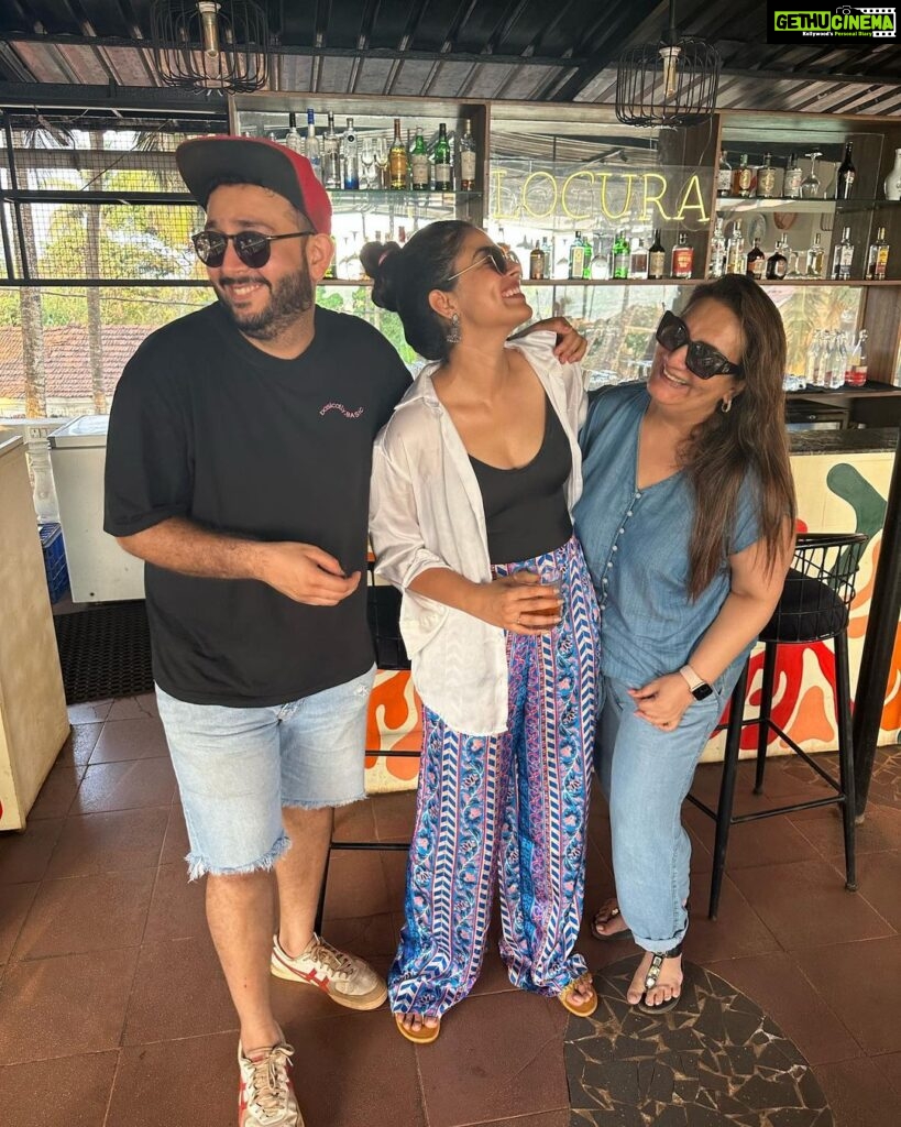 Siddhi Idnani Instagram - good food @locuragoa , golden hour and some good old Goa 🌴 Locura