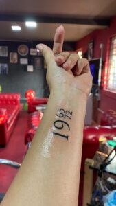 Siddhi Mahajankatti Instagram - • This year my parents celebrated their 26th wedding anniversary on 26th November 2021 •

Here’s their birth year on my wrist cus when someone checks my pulse, they know it’s cus of amma and Appa ❤️

PS : Appa please don’t cry 🙈

Also thank you so much @vikesterr @sketchhousetattoostudio !! I’ve been their client since 2018!! Will still get my tatttoos there 😀

Also big hug and thanks to my bestie @akhila_mohan for shooting this video ❤️
