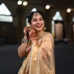 Siddhi Mahajankatti Instagram - • Photographer : Just act candid Me : Let me fix my earring just like student of the year movie scene 🙈• #cousinswedding #sareelove #dressup