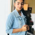 Siddhi Mahajankatti Instagram - • Thank you so much @_.window_shop for this super cool Denim Jacket Also fam, You can use TWSSIDDHI20 code to get 20% off on your bill!!! Enjoy shopping ❤️😬• PS: Let me know if you get the same jacket, Let's twin it 🙈❤️ Four Points by Sheraton Kochi Infopark