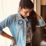 Siddhi Mahajankatti Instagram - • Thank you so much @_.window_shop for this super cool Denim Jacket Also fam, You can use TWSSIDDHI20 code to get 20% off on your bill!!! Enjoy shopping ❤️😬• PS: Let me know if you get the same jacket, Let's twin it 🙈❤️ Four Points by Sheraton Kochi Infopark