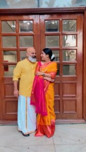 Siddhi Mahajankatti Instagram - • Happy Diwali Fam ♥️ •

Love,
Mahajankattis 

VC : @shrikardmahajankatti 

#trendingreels #trending #trendingsongs #transitionreels #transition #transitions #daddydaughter  #fatherdaughter #love #diwali #diwalidecorations #diwalioutfit