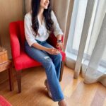 Simran Sharma Instagram - 🤍🤍🤍 #photooftheday #ootd #friyay #pizzalove