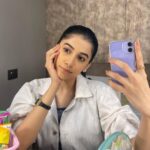 Simran Sharma Instagram - #Staffroom mirror selfie dump. Thank you @shwetaputhhran and team for the looks you put together for #Pranali and the rest of us teachers of Staffroom. I am personally a fan of Pranali’s comfy, chic style. You’re too good❤️ Thank you @vilashchaurasiya_ @ganeshpoojari19 @ravimakeupartist82 @darshana.hairstyles For the lovely hair and makeup💄💇🏻‍♀️ Fun fact: one of those pictures is not a mirror selfie😛🙈 #simransharma