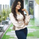 Smruthi Venkat Instagram - Sunday smile ✨ Mua @liyash_mua ❤️ Pc @mohan_vallap