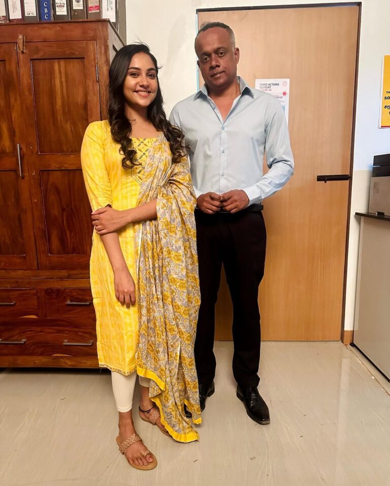 Smruthi Venkat Instagram - And this happened ✨😇 Super happy to have shared screen space with GVM sir😻 Dreams do come true ✨