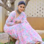 Sneha Instagram - The most beautiful thing you can wear is confidence. @geetuhautecouture @clicks_by_ajay @rajesh_chinchili #sareelove #beyou #lifestyle #floralsaree #telugu #etvtelugu #mrnmrs #mylifemyway