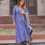 Sneha Instagram - To love and be loved is to feel the sun from both sides. @geetuhautecouture @kalasha_finejewels @clicks_by_ajay @rajesh_chinchili #loveyourself #beyou #liveinthemoment #bluesalwar #bluedress #telugu #mrnmrs #etvtelugu