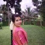 Sneha Sreekumar Instagram - ❤❤ Styling @anjalii___vinod #zeekeralam #wifeisbeautiful #malayalamtelevision