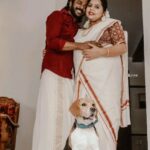 Sneha Sreekumar Instagram - Family ❤️❤️❤️ Now its Four😍😍😍 📷 @3leaf_photography Mua @blakeeys_makeover Styling by @nithinju Costume @navamimypassionyourfashion Ornamemts @kaya_online_ #pregnancylife #9monthspregnant #happyday #happymoments