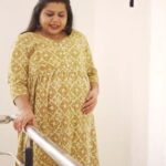 Sneha Sreekumar Instagram - With ma ❤️ @oscarbeagle1 📷 @randheerkr Mua @makeupbyanil Costume @leyandadesigns #reelsinstagram #reelsvideo❤️ #reelsupload #pregnancylife #9thmonthpregnancy #happylife #marimayam