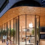 Soha Ali Khan Instagram - And finally the first @apple store is here and we can enjoy the full experience of this company’s innovation, ingenuity, expertise and design. #applestore #thinkdifferent #timcook