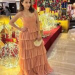Soha Ali Khan Instagram - Dressed to frill!! 👗@worldofasra styled by- @kareenparwani assisted by- @suvidhiijainn